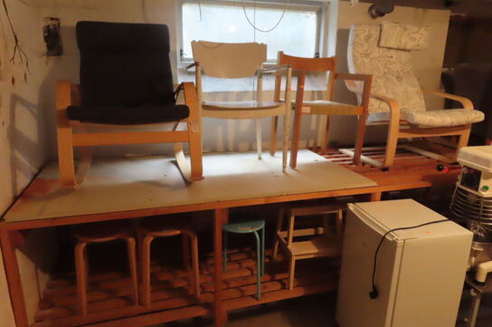 4 stk. stole samt 4 stk. taburetter