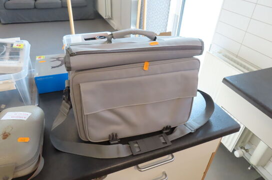 Projektor LG LP-XG24 med taske