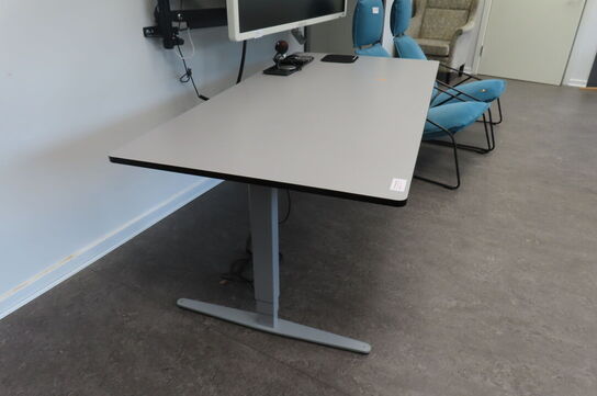 Elhæve/sænkebord (uden indhold!)