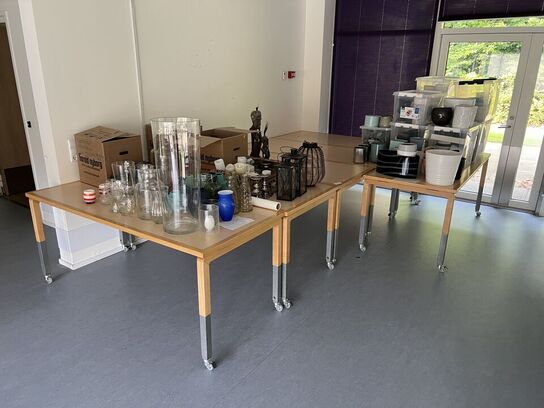 6 stk. borde på hjul m. forstærkede ben (uden indhold!