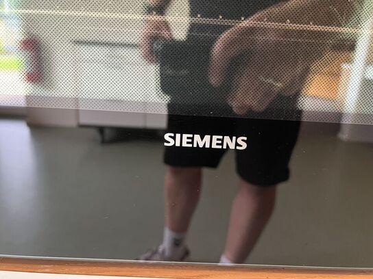 Indbygningsovn SIEMENS HB33L1540S (sidehængt låge)