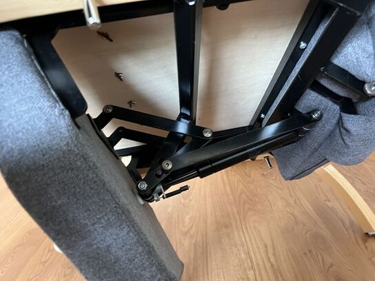 Læne(gynge)stol m. skammel