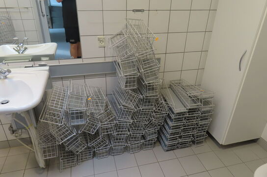 Div. gitterkasser til bad m.v.