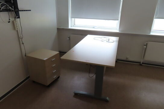 Elhæve/sænkebord 160x80cm samt skuffedarium