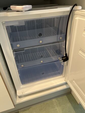 Aflåseligt køleskab til medicin DOMETIC DS301HFS