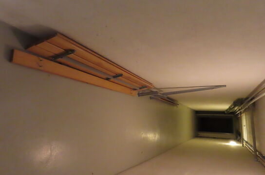 Omklædningsbænk m. knage