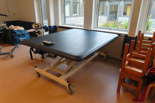 Behandlingsbænk WESSELING m. hævefunktion