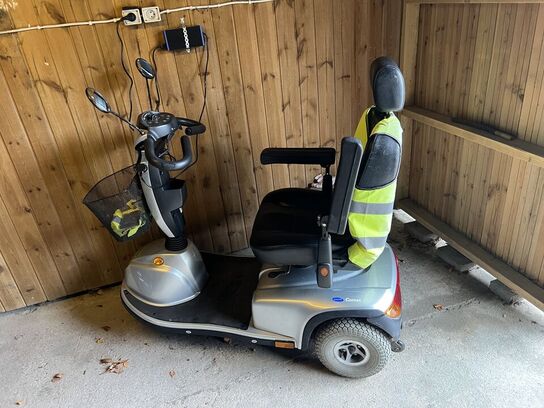 Elcooter INVACARE Comet inkl. lader