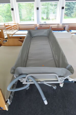 Badeleje m. hævefunktion