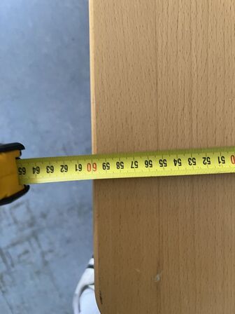 2 pers. sofa samt bord