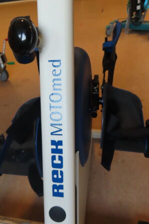 Aktiv/passiv træner RECK MOTOmed Viva2 til bl.a. kørestolsbrugere