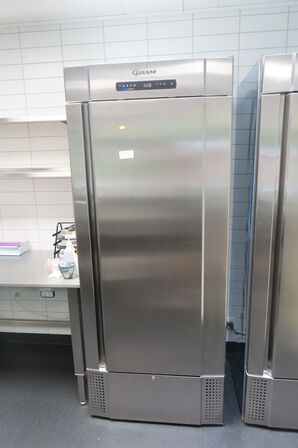 Industrikøleskab GRAM MIDI K 625 RSG