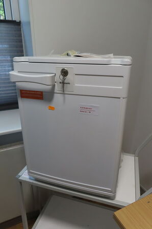 Aflåseligt medicinkøleskab DOMETIC DS301HFS