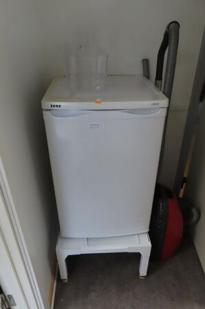 Køleskab SENZ LF851W