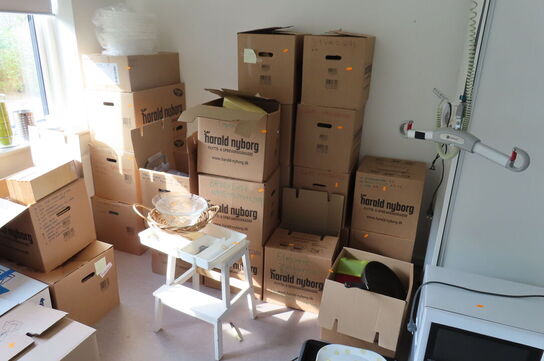 Køkkenudstyr, mikroovne m.v. (se billeder)