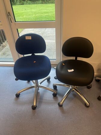 2 stk. kontorstole VELA
