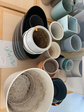 Div. potter m.v. (se billeder)