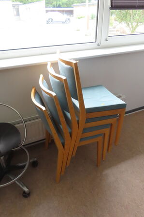 4 stk. stabelbare stole