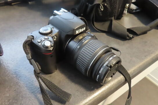 Digitalkamera NIKON D40 inkl. 18-55 mm optik m. taske