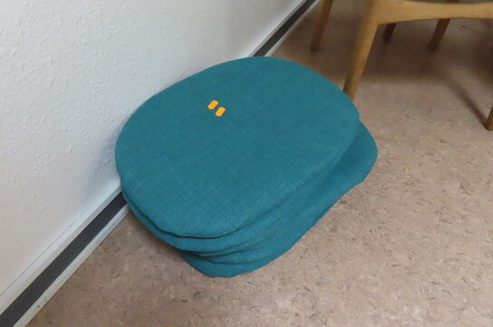 6 stk. WEGNER CH-30 stole i teak inkl. hynder