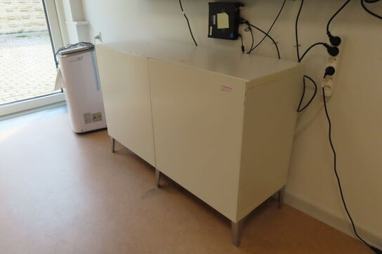 2 stk. borde på hjul