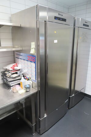 Industrikøleskab GRAM MIDI K 625 RSG