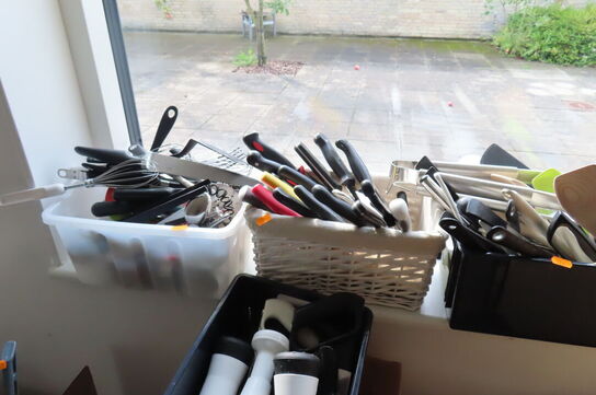 Køkkenudstyr, maskiner m.v. (se billeder)