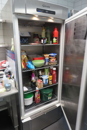 Industrikøleskab GRAM MIDI K 625 RSG