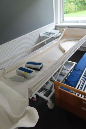 Badeleje m. hævefunktion