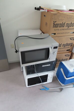 Køkkenudstyr, mikroovne m.v. (se billeder)