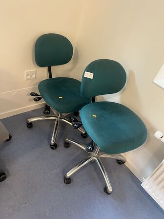 2 stk. kontorstole VELA