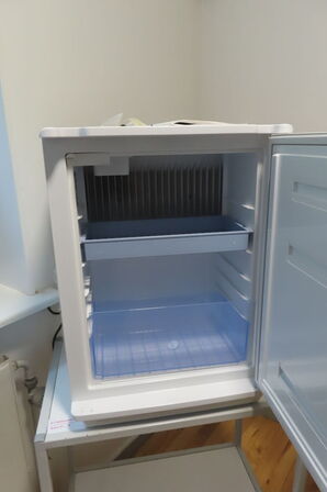 Aflåseligt medicinkøleskab DOMETIC DS301HFS