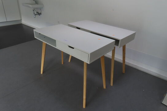 2 stk. skriveborde