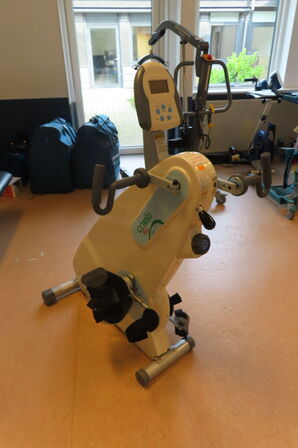 Sidde-motionscykel LEMCO COMBI BIKE til bl.a. kørestolsbrugere