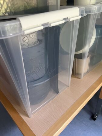 Div. potter m.v. (se billeder)