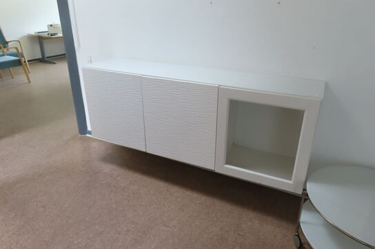 Væghængt reol (uden indhold!)