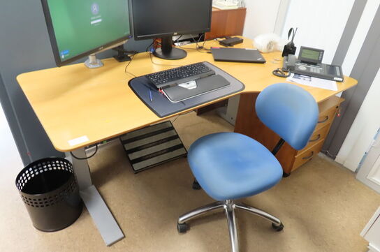 Elhæve/sænkebord, kontorstol samt 2 stk. skuffedarium