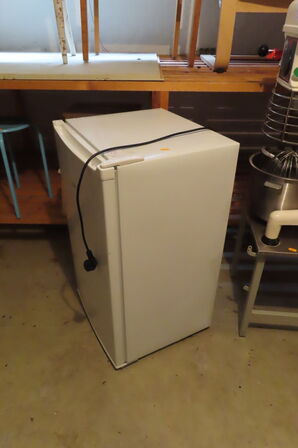 Køleskab SCANCOOL SKS107A+