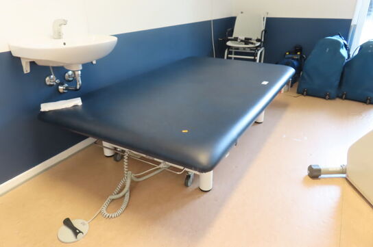 Behandlingsbænk WESSELING m. hævefunktion