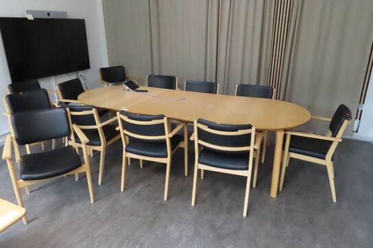 Mødebord m. 12 stole