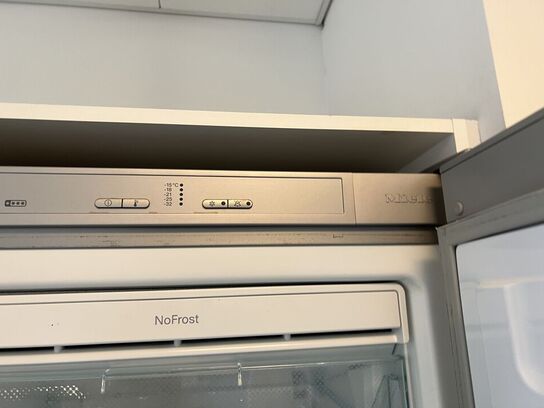 Fryseskab MIELE FN 12827