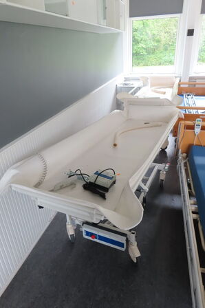 Badeleje m. hævefunktion