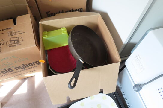 Køkkenudstyr, mikroovne m.v. (se billeder)