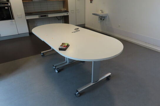 Justerbart spisebord (består af to dele)