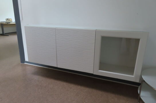 Væghængt reol (uden indhold!)