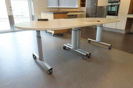 Justerbart spisebord (består af to dele)