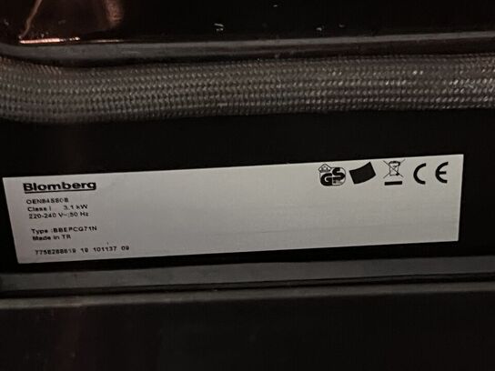 Indbygningsovn BLOMBERG OEN84S80B'