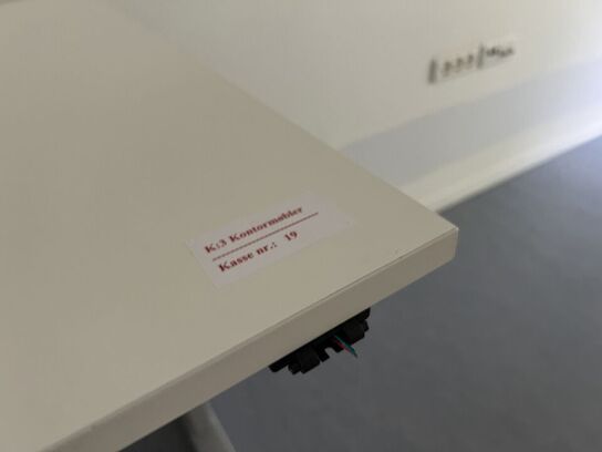 Elhæve/sænkebord 75x120 cm (obs. betjeningspanel def.)