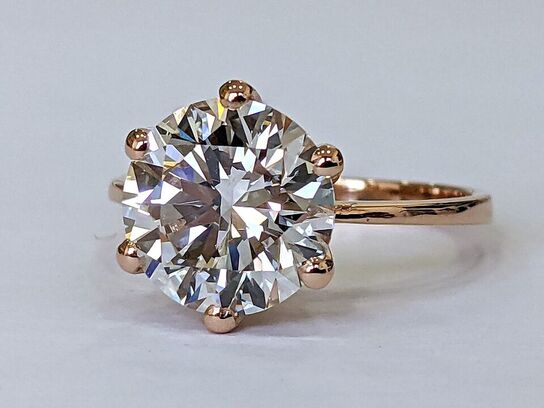 3,07 ct. diamant solitære ring, i 14 kt roseguld (Lab fremstillet). IGI