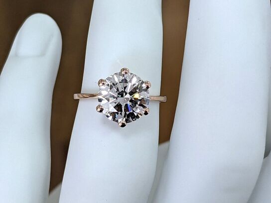 3,07 ct. diamant solitære ring, i 14 kt roseguld (Lab fremstillet). IGI